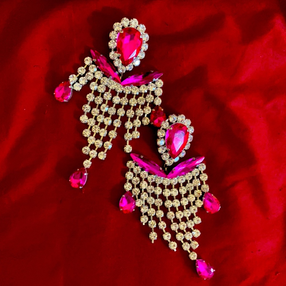Big Jewelry; Pageant Jewelry. Fuchsia and Silver.